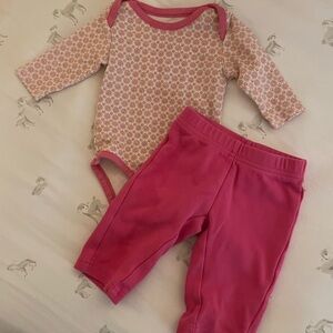 TEA pink Floral Baby Onesie and Pants Set/ pant 3-6 mo / onesie 0-3 mo
